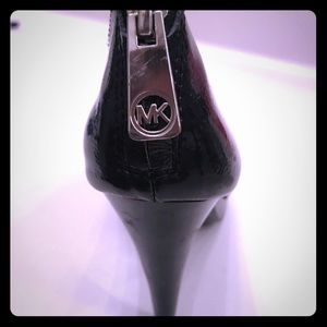 Michael Kors pumps